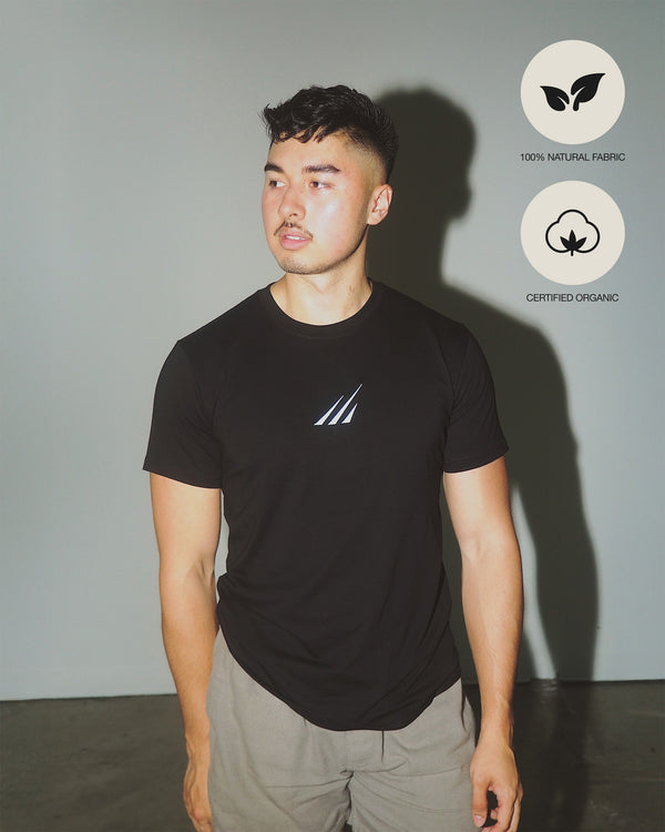 Men’s organic cotton t-shirt in black – sustainable activewear by Grizz