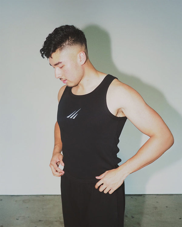 Breathable sleeveless organic cotton sportswear for athletes