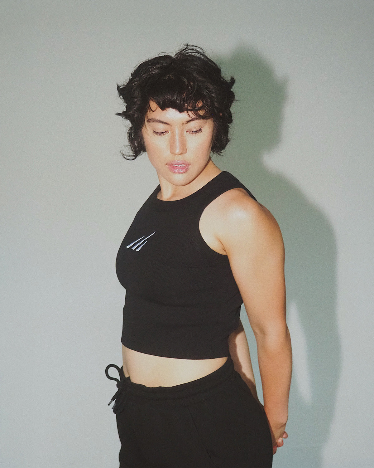 Slim fit cotton cropped sportswear for women athletes